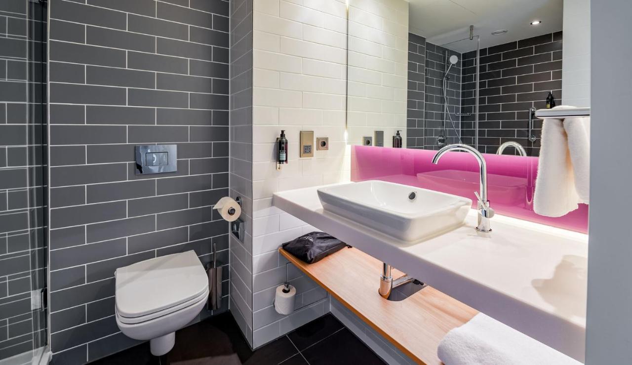 Premier Inn Mannheim City Centre Bagian luar foto