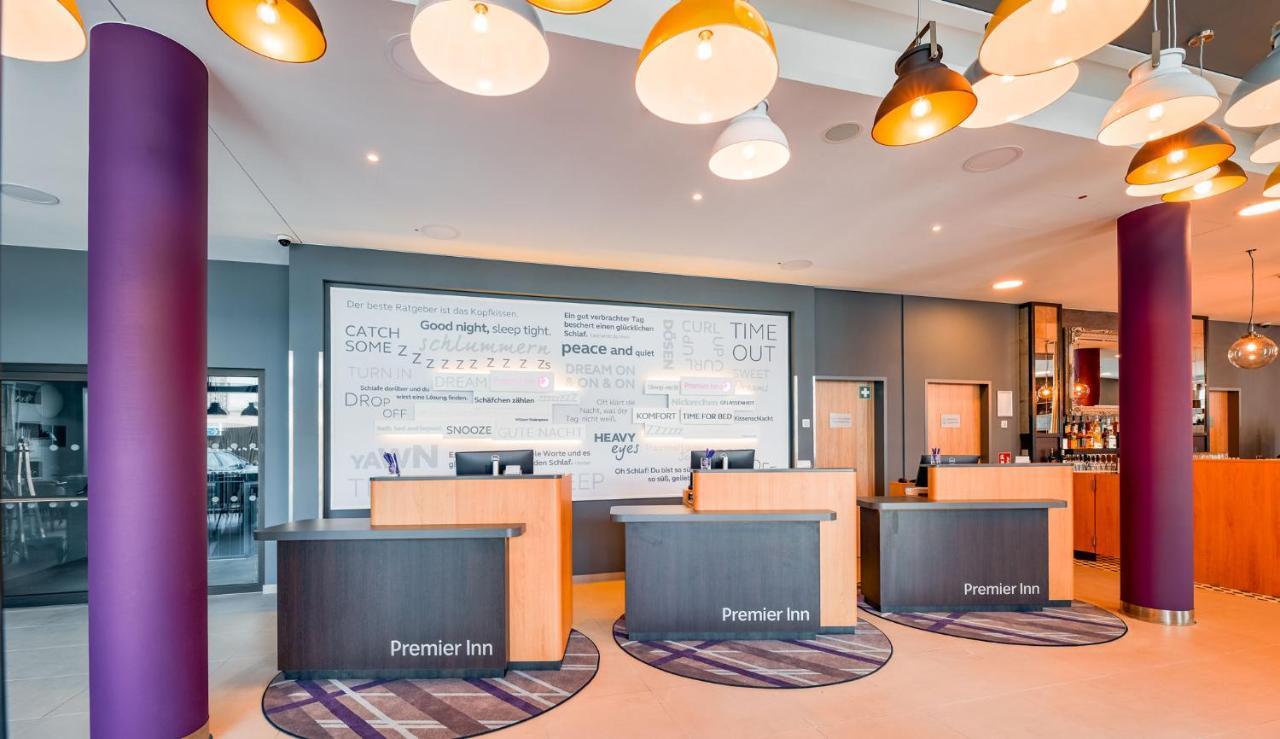 Premier Inn Mannheim City Centre Bagian luar foto